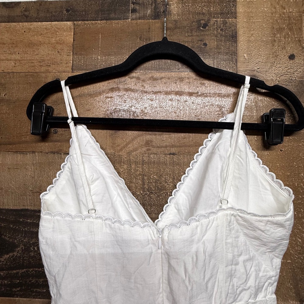 NEW Hello Molly White Mini Dress Scalloped Lace Trim V Neck Sleeveless Size S - Picture 3 of 9